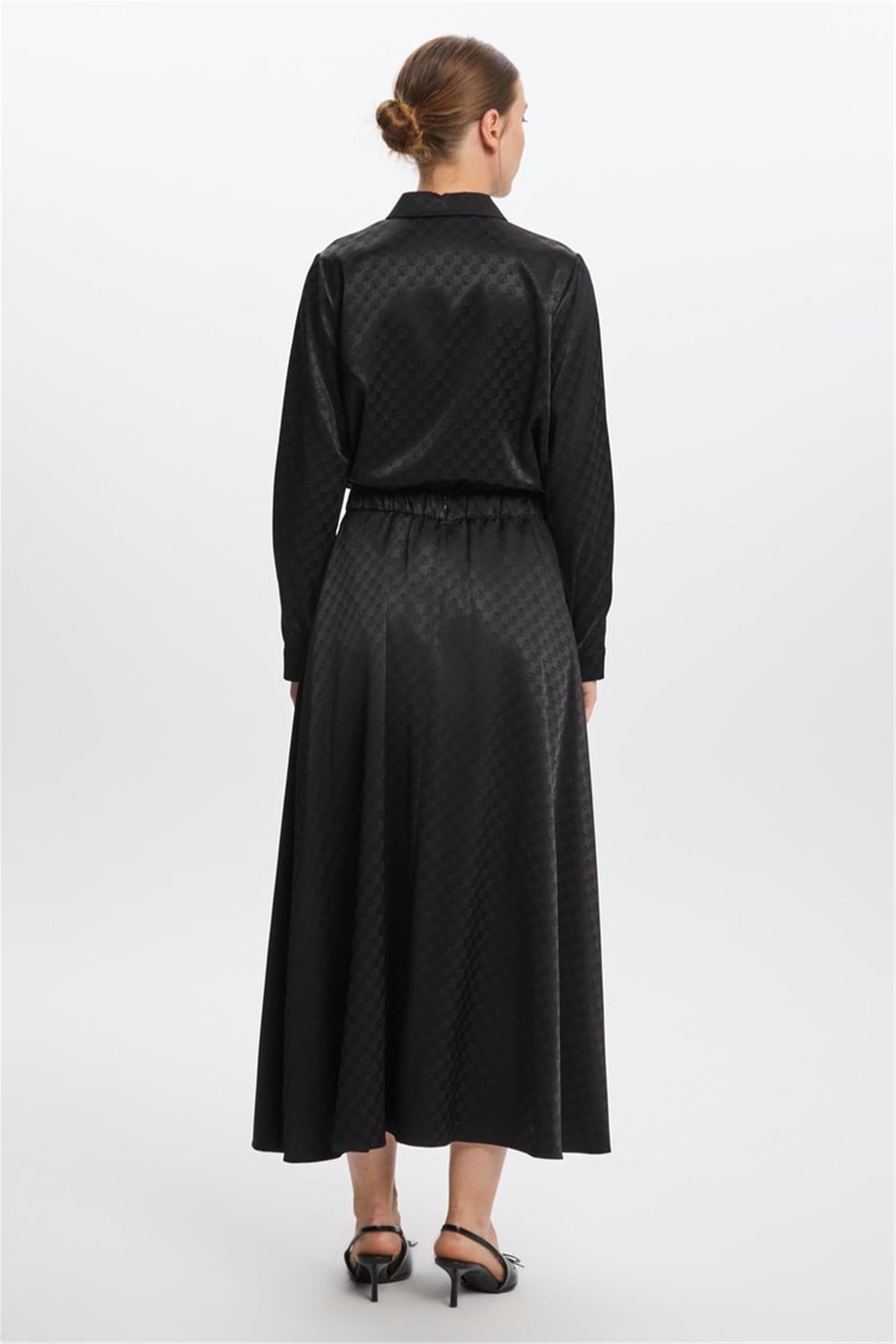 Monogram Desenli Siyah Etek