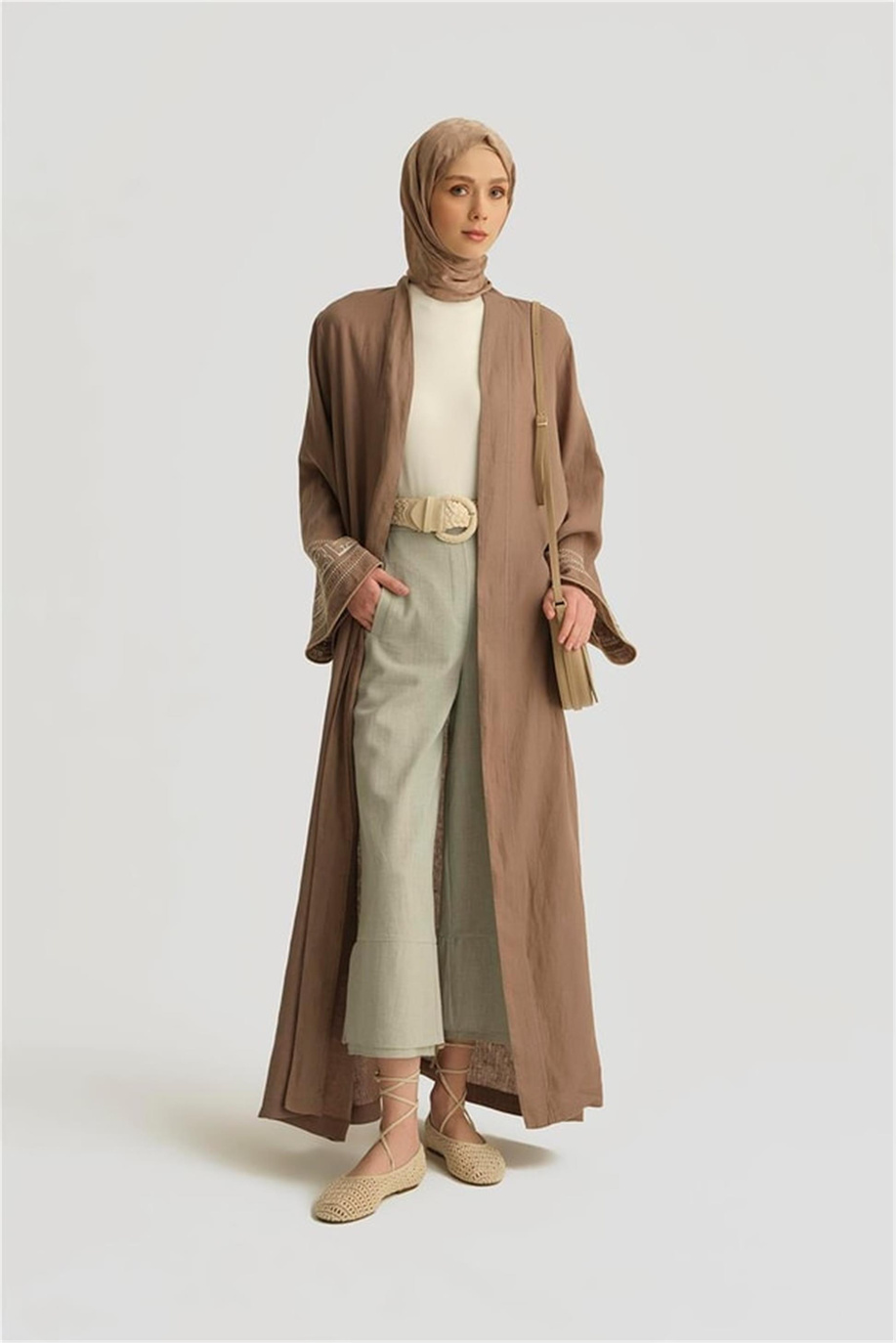 Nakış Detaylı Abaya Vizon - 25YD4239