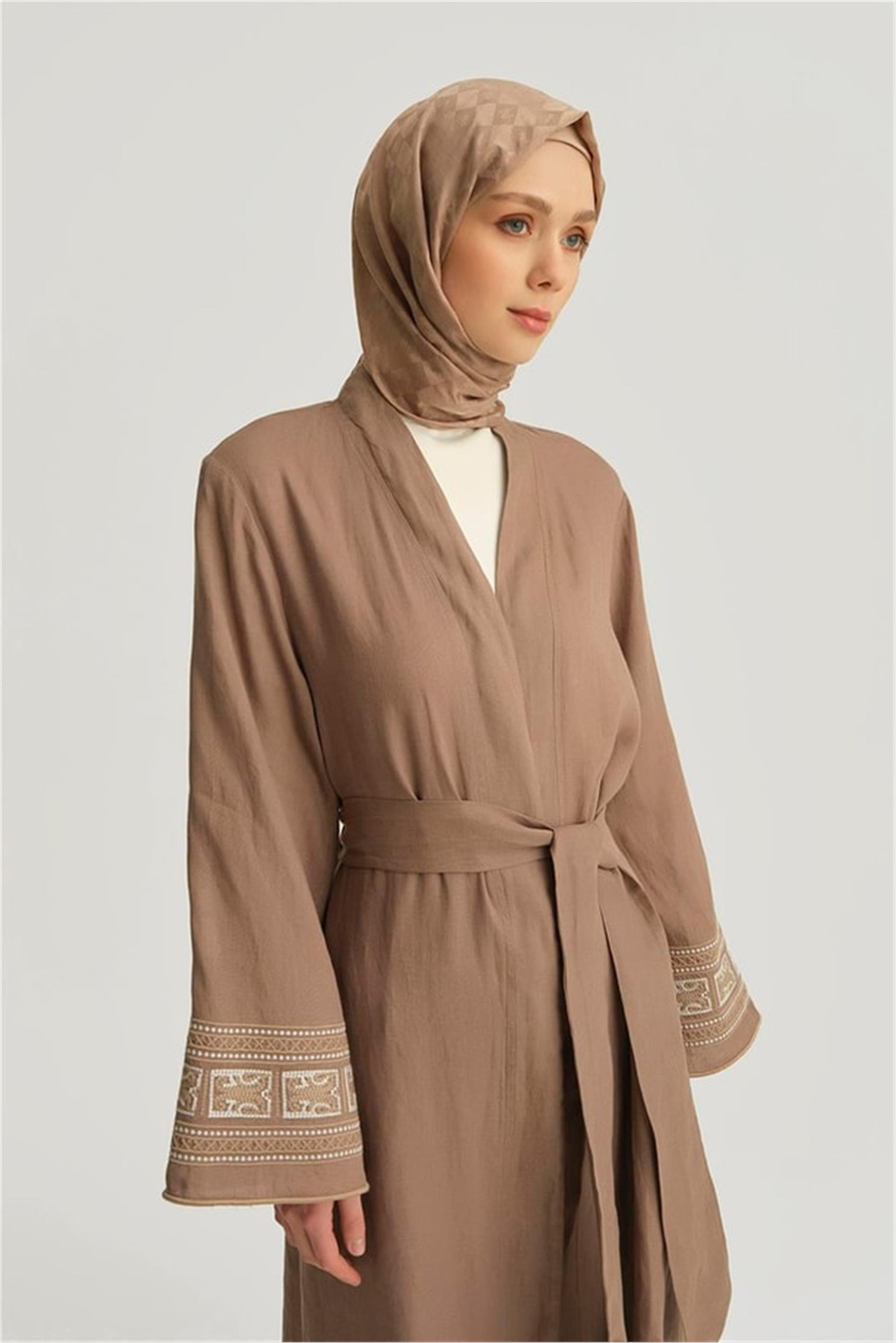 Nakış Detaylı Abaya Vizon - 25YD4239