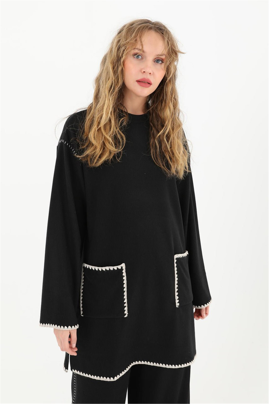 Nakış Detaylı Siyah Takım