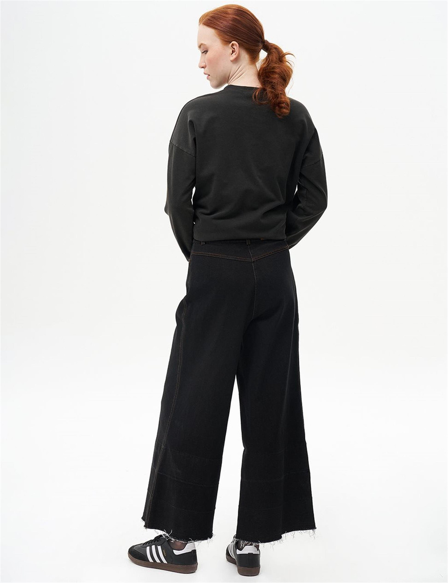 Paçası Eskitmeli Denim Siyah Pantolon