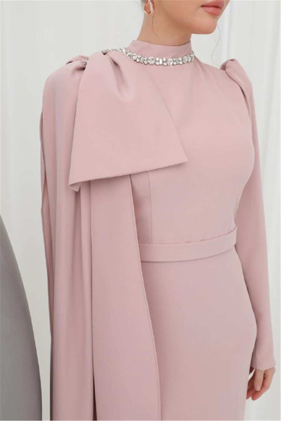 Pelerin Detaylı Zarif Pudra Elbise