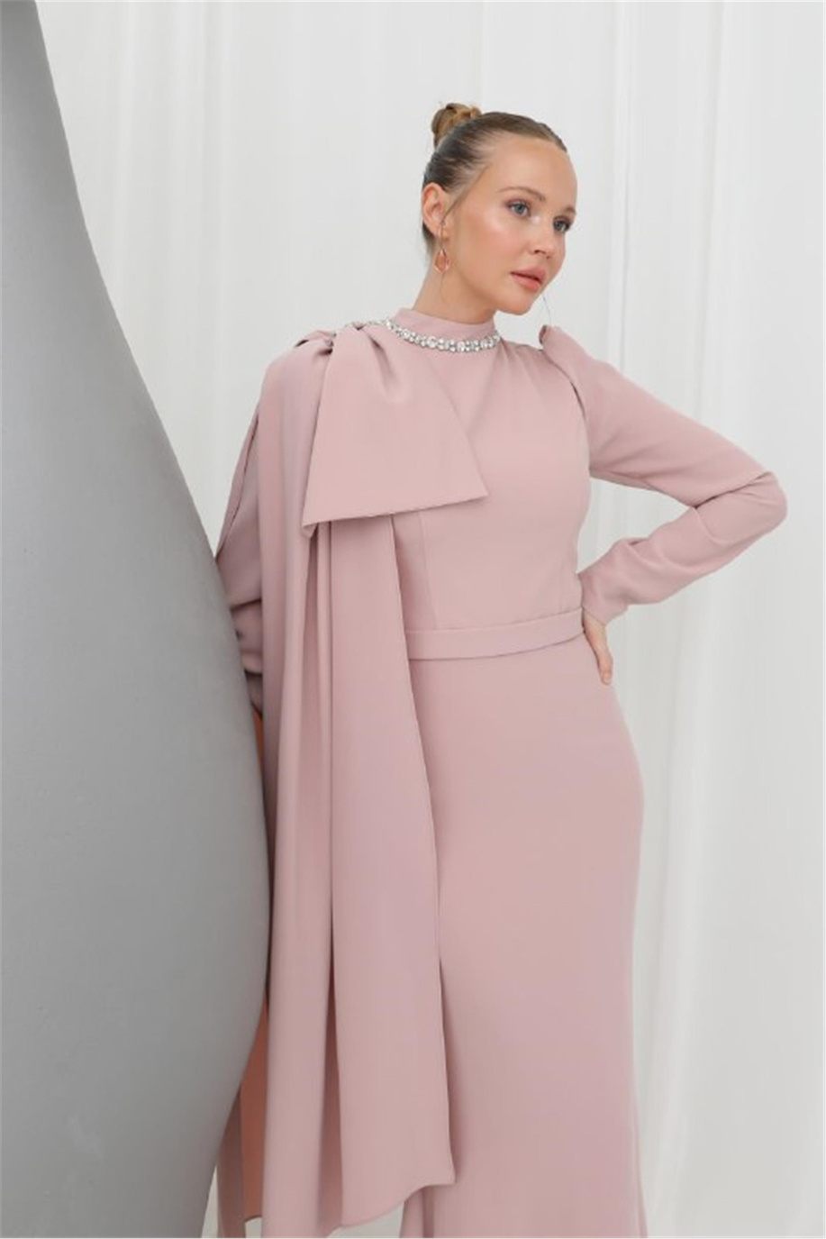 Pelerin Detaylı Zarif Pudra Elbise