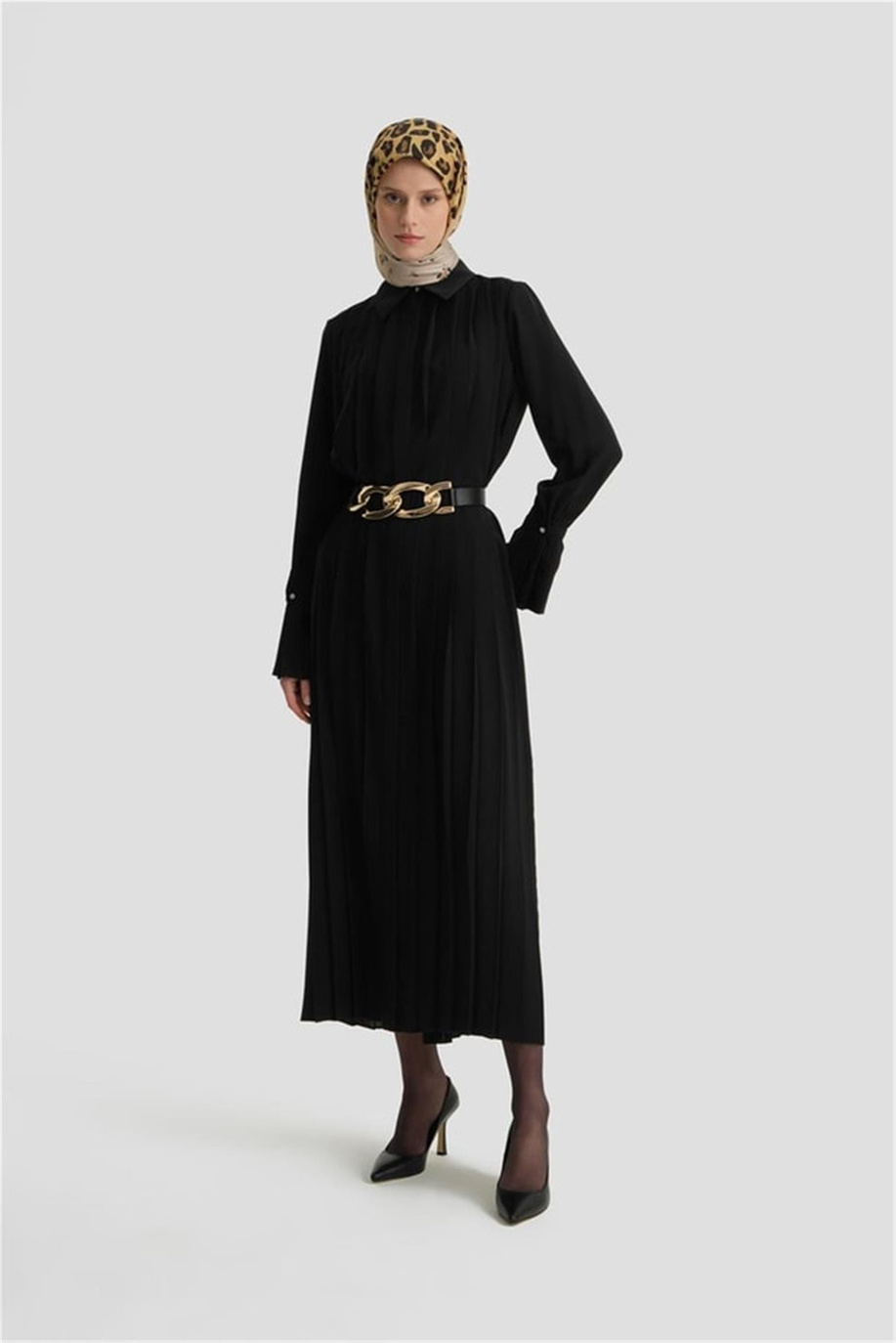 Piliseli Siyah Gömlek Elbise