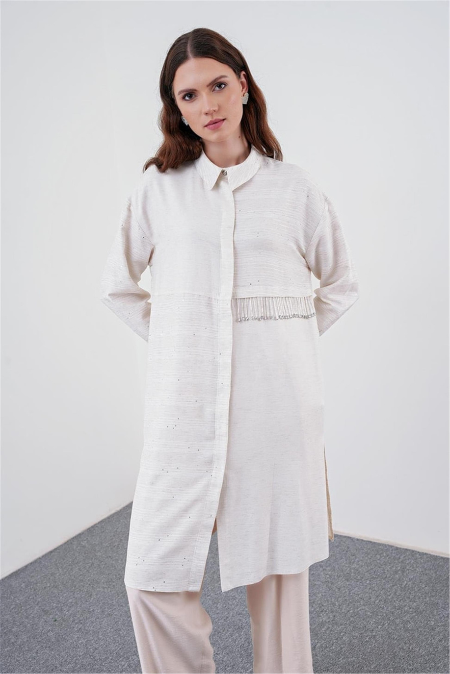 Püskül Detaylı Yaka Bej Takım