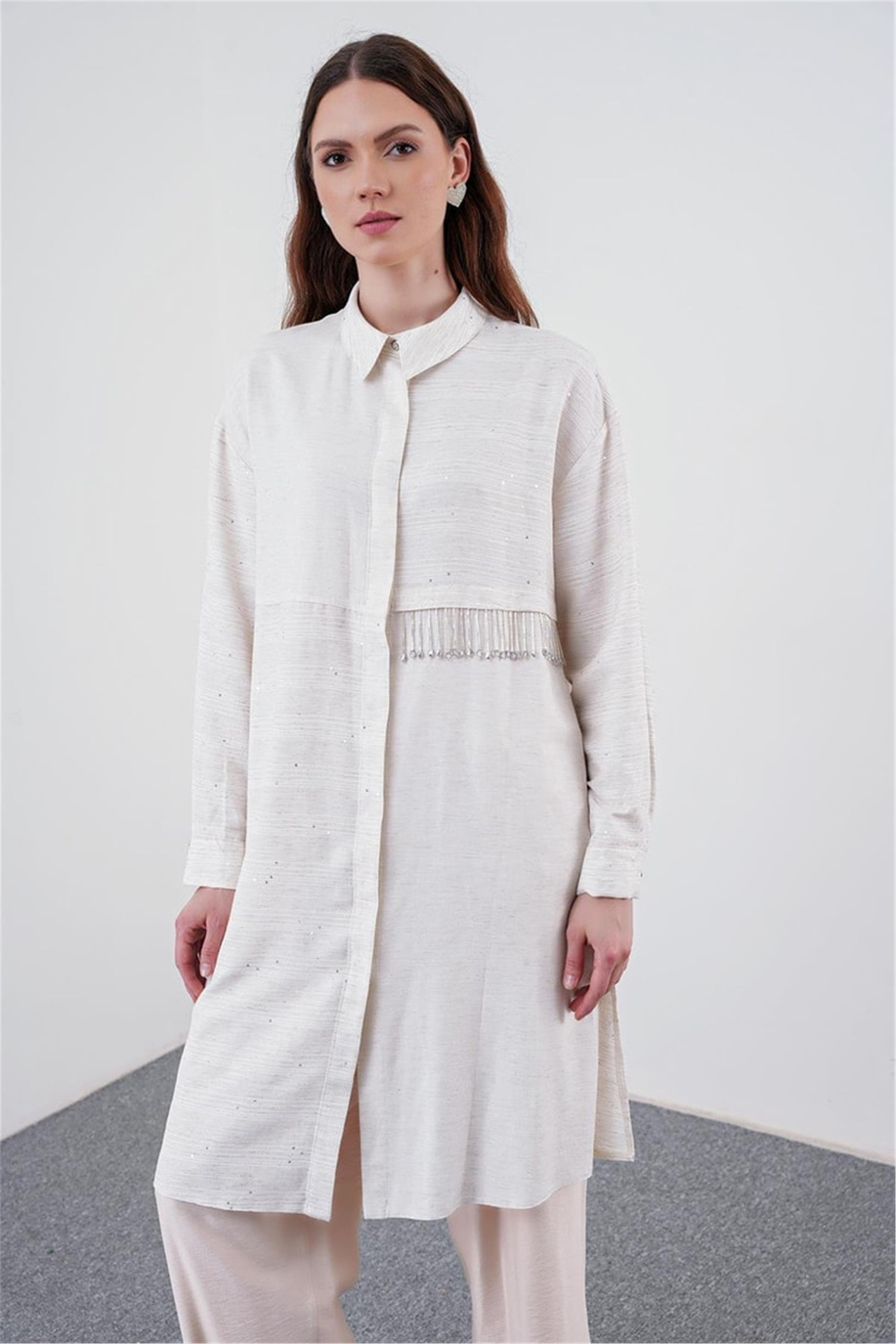 Püskül Detaylı Yaka Bej Takım