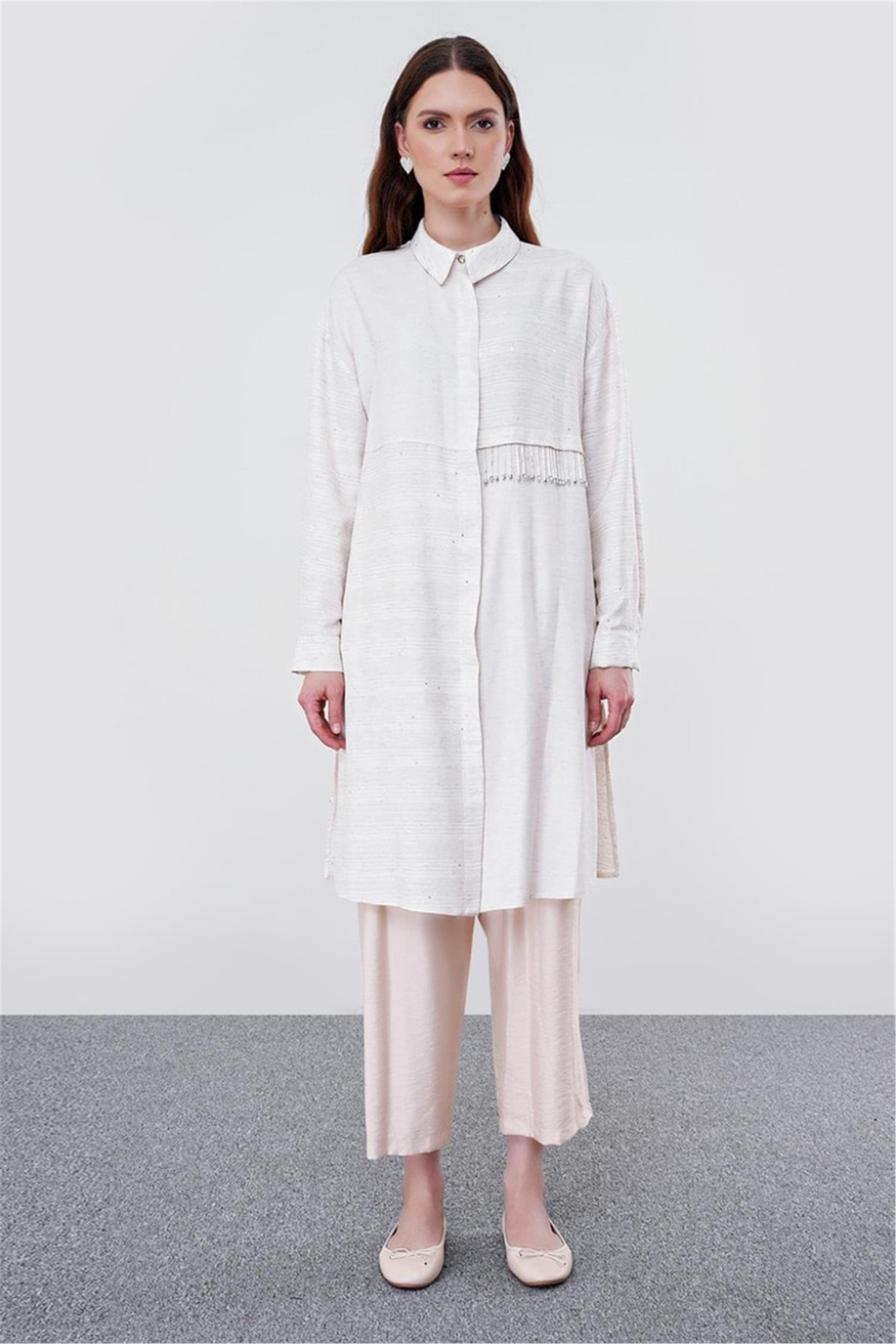 Püskül Detaylı Yaka Bej Takım