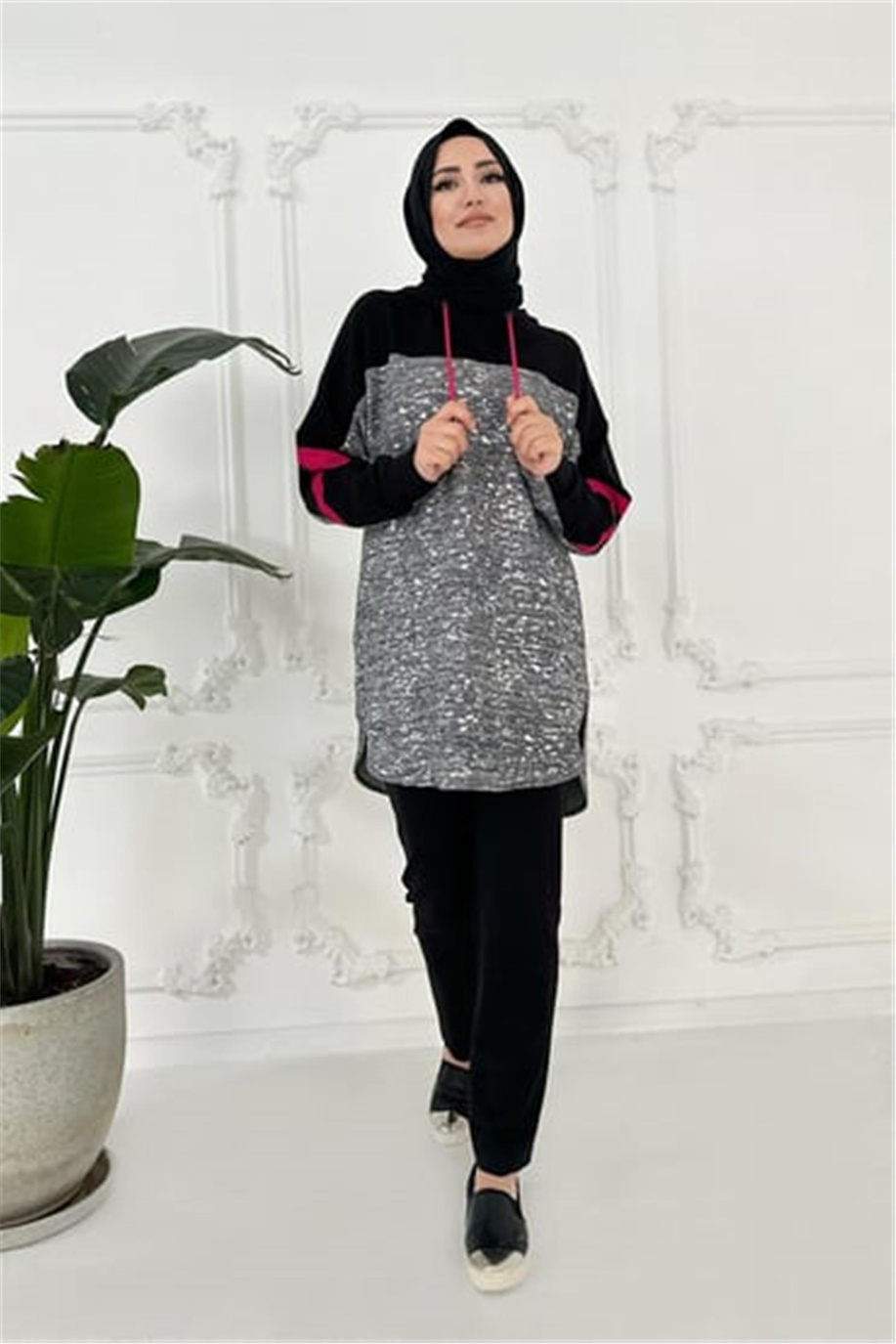 Şerit Detaylı Varaklı Siyah Tunik