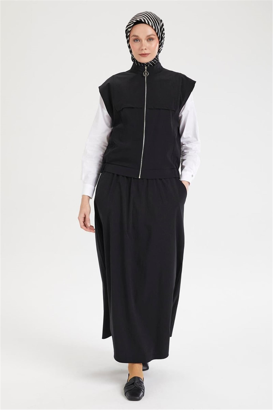 Sıfır Kol Yelekli Ve Etekli İkili Takım Siyah - 25YT613
