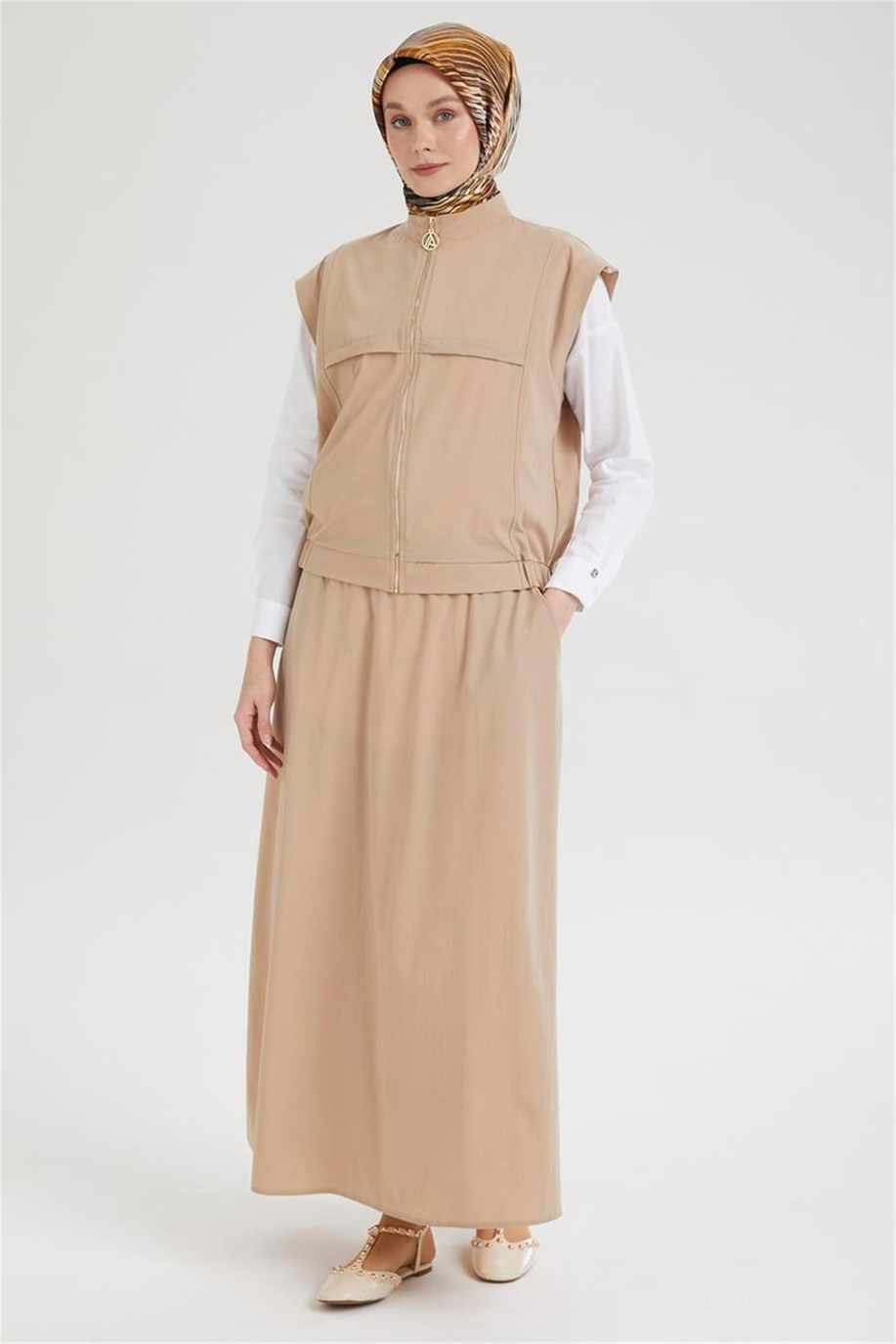 Sıfır Kol Yelekli Ve Etekli İkili Takım Bej - 25YT613