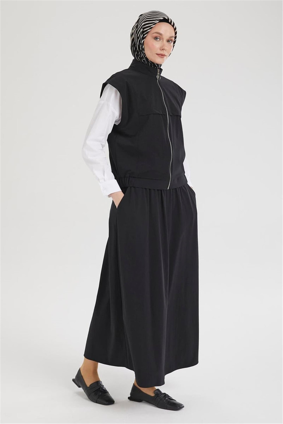 Sıfır Kol Yelekli Ve Etekli İkili Takım Siyah - 25YT613