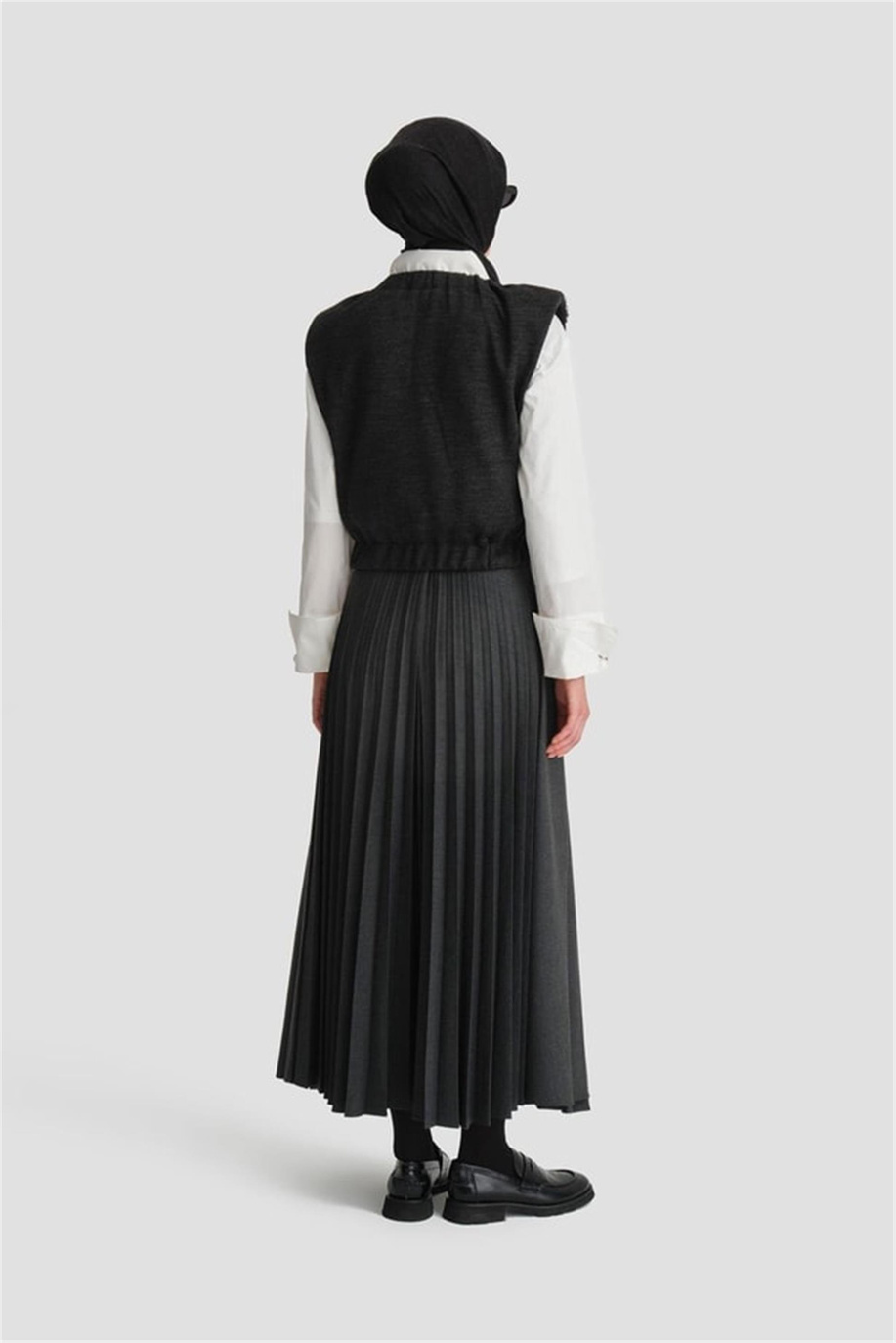 Taş Aplikeli Süveter Antrasit Yelek