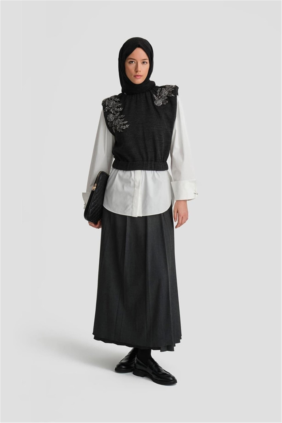 Taş Aplikeli Süveter Antrasit Yelek