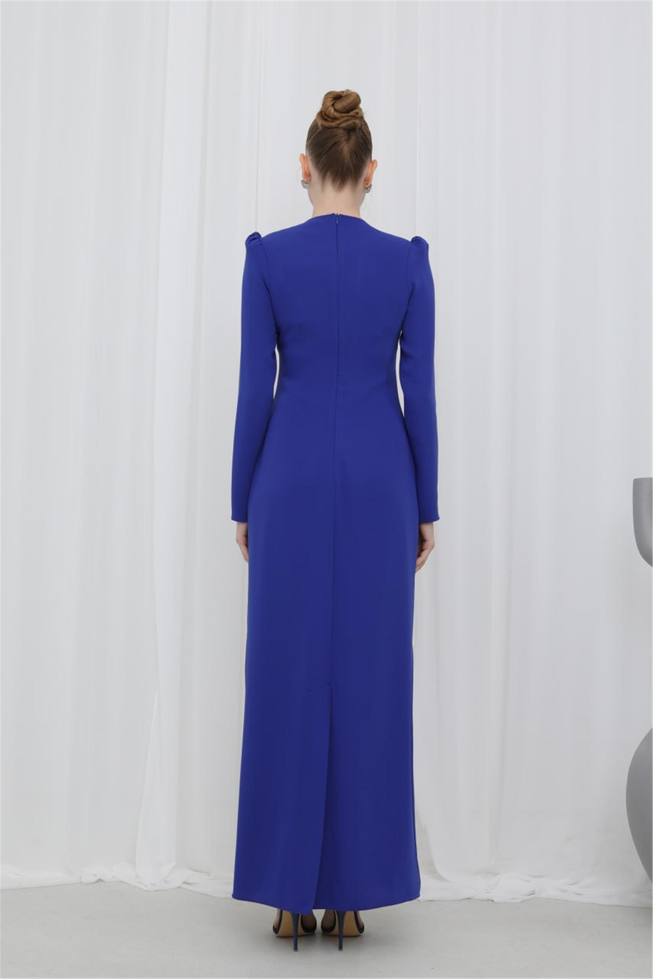 Taş İşlemeli Şal Detaylı Saks Elbise