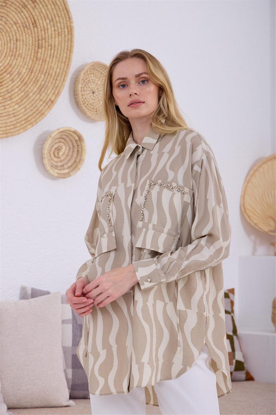 Taş İşlemeli Tensel Bej Gömlek
