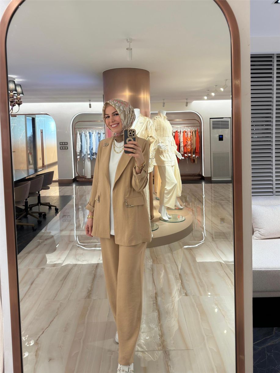 Yakası İşlemeli Ceketli Cupra Takım Latte - 25YMB24688