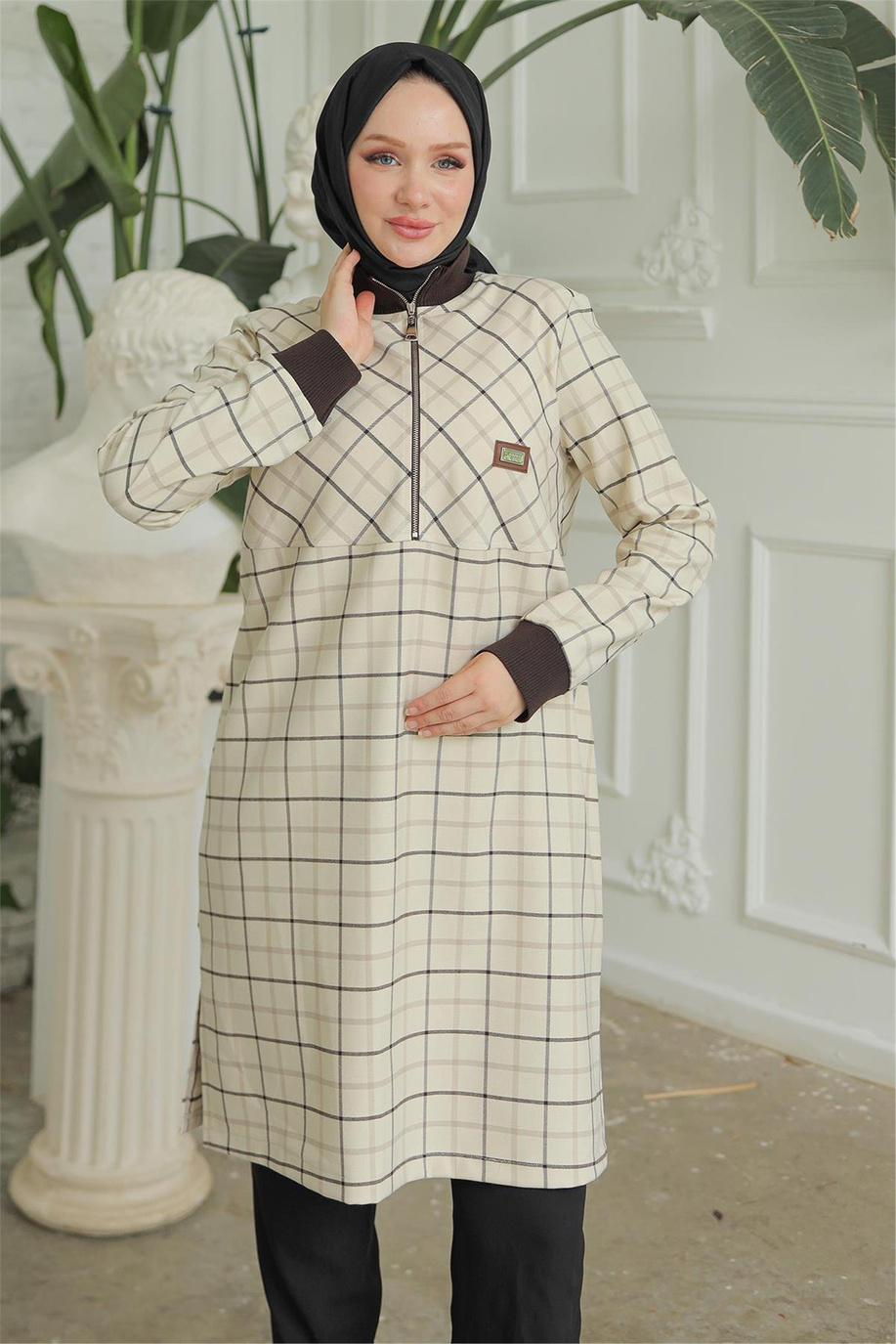 Yarım Fermuarlı Kolları Ribanalı Bej Tunik