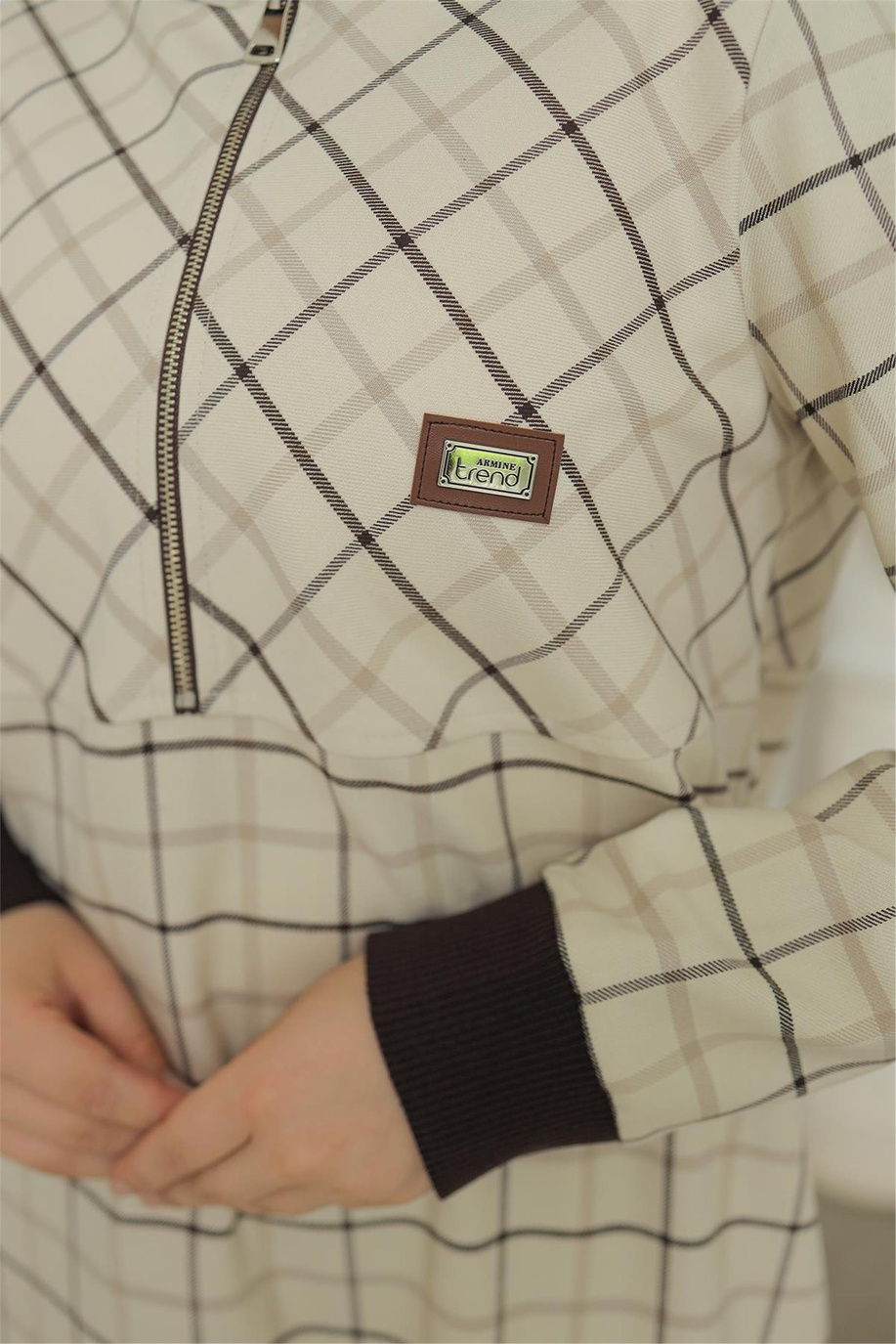 Yarım Fermuarlı Kolları Ribanalı Bej Tunik