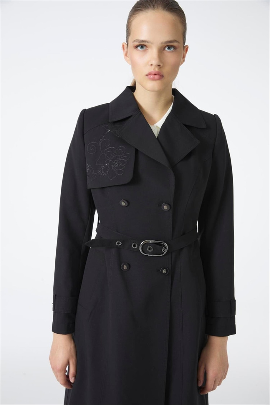 Zühre İşleme Detaylı Kemerli Siyah Trençkot 13812