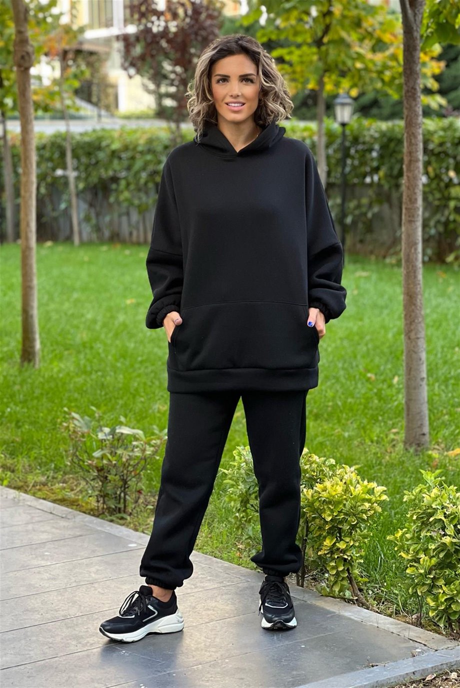 İçi Polarlı Siyah Eşofman Altı ve Siyah Sweatshirt