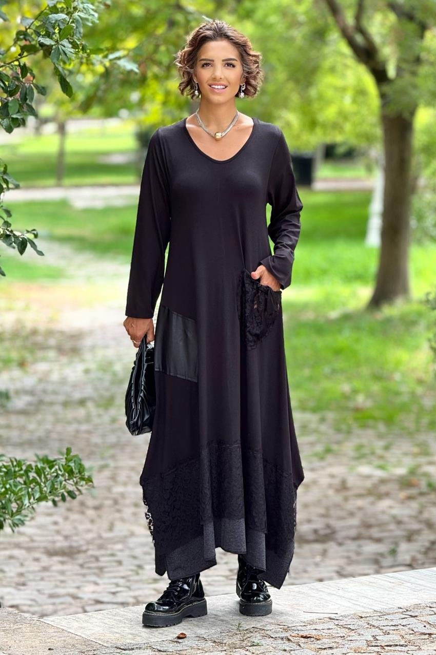 Siyah Cebi ve Etek Uçları Dantel Detaylı Elbise