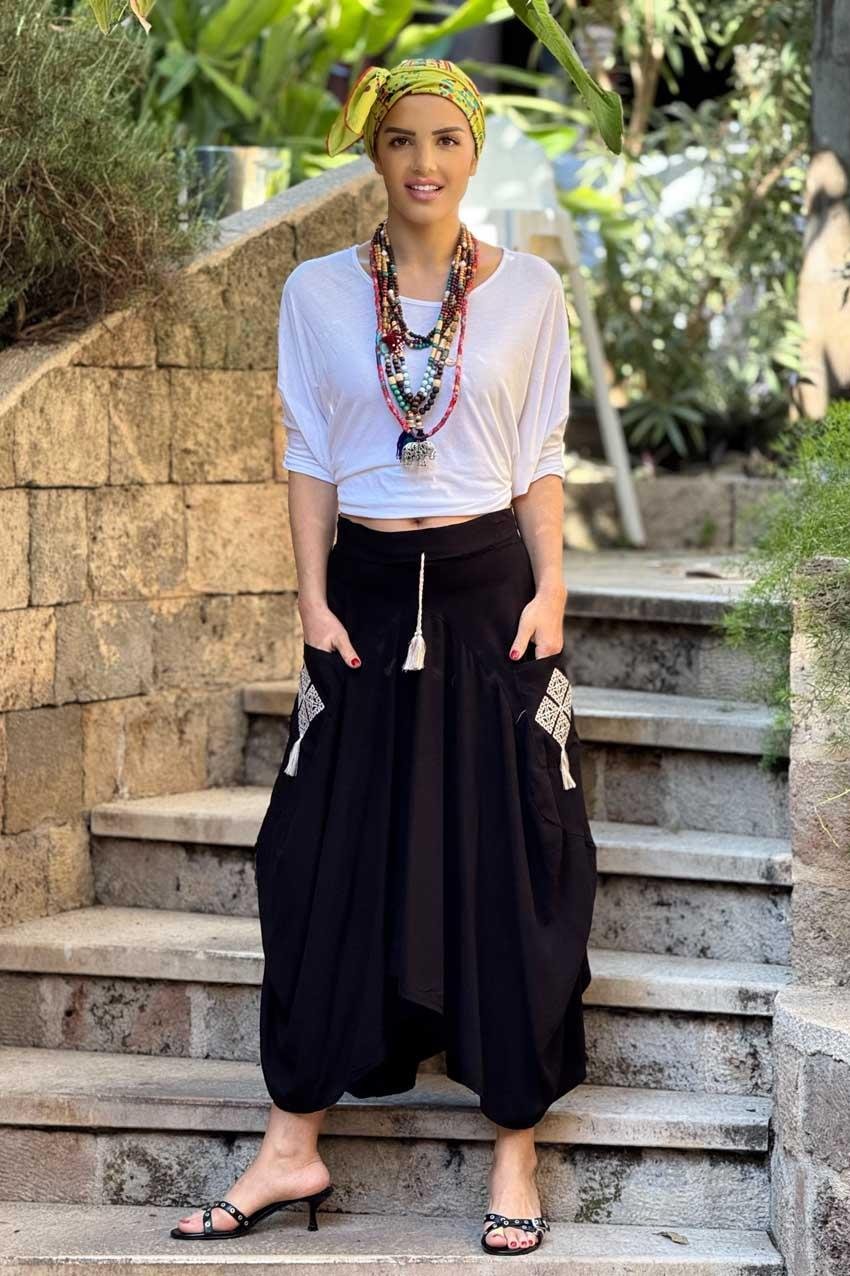 Siyah Cepleri Nakışlı Şalvar Etek