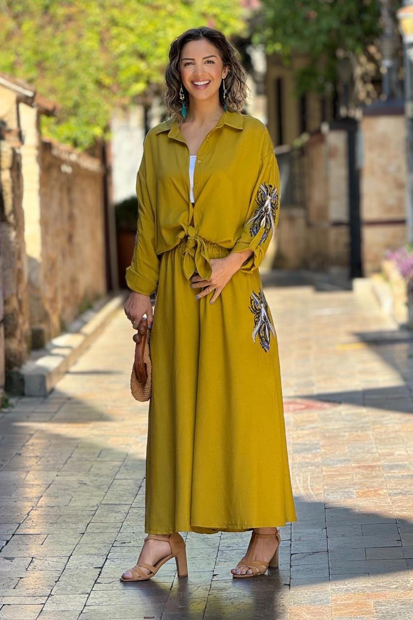 Yağ Yeşili Mistik Nakışlı %100 Pamuk Takım