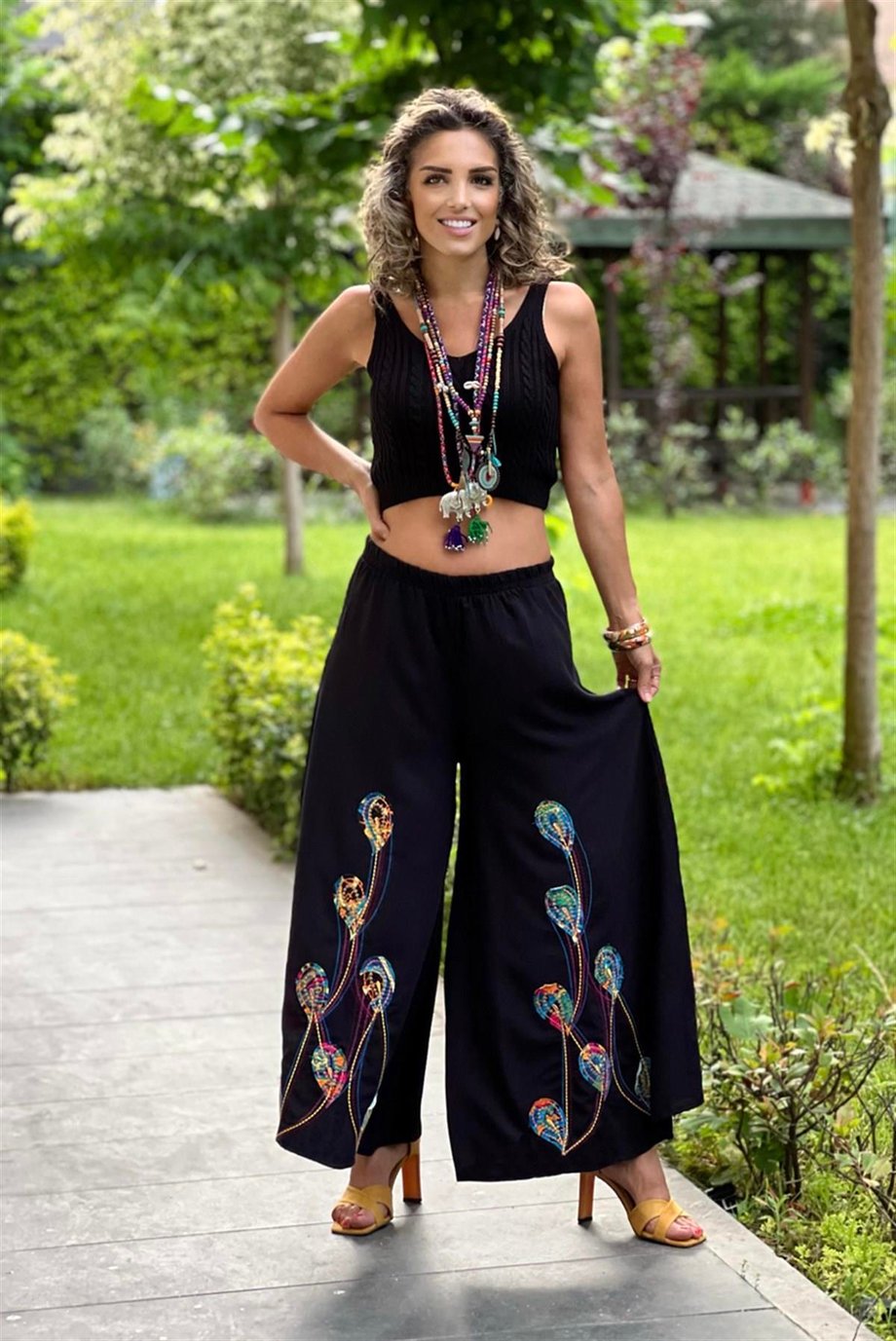 Kapadokya Nakışlı Siyah Pantolon Etek