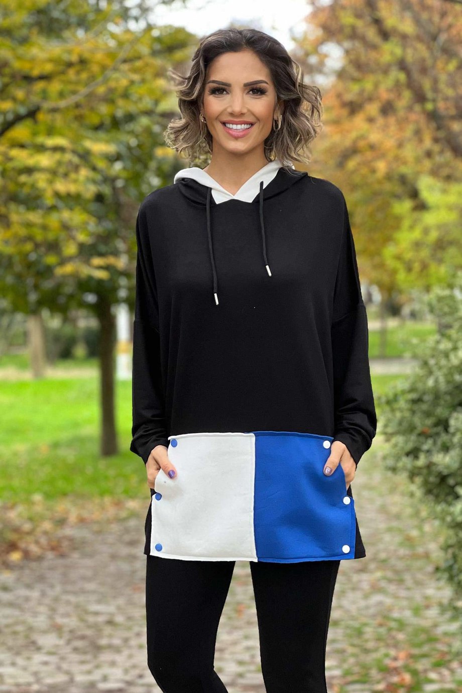 Mavi Beyaz Cepli Siyah Renk Sweatshirt