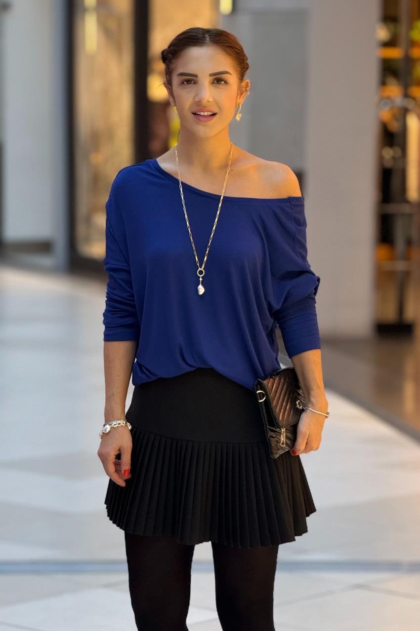 Mavi Sırtı V Yaka Bluz