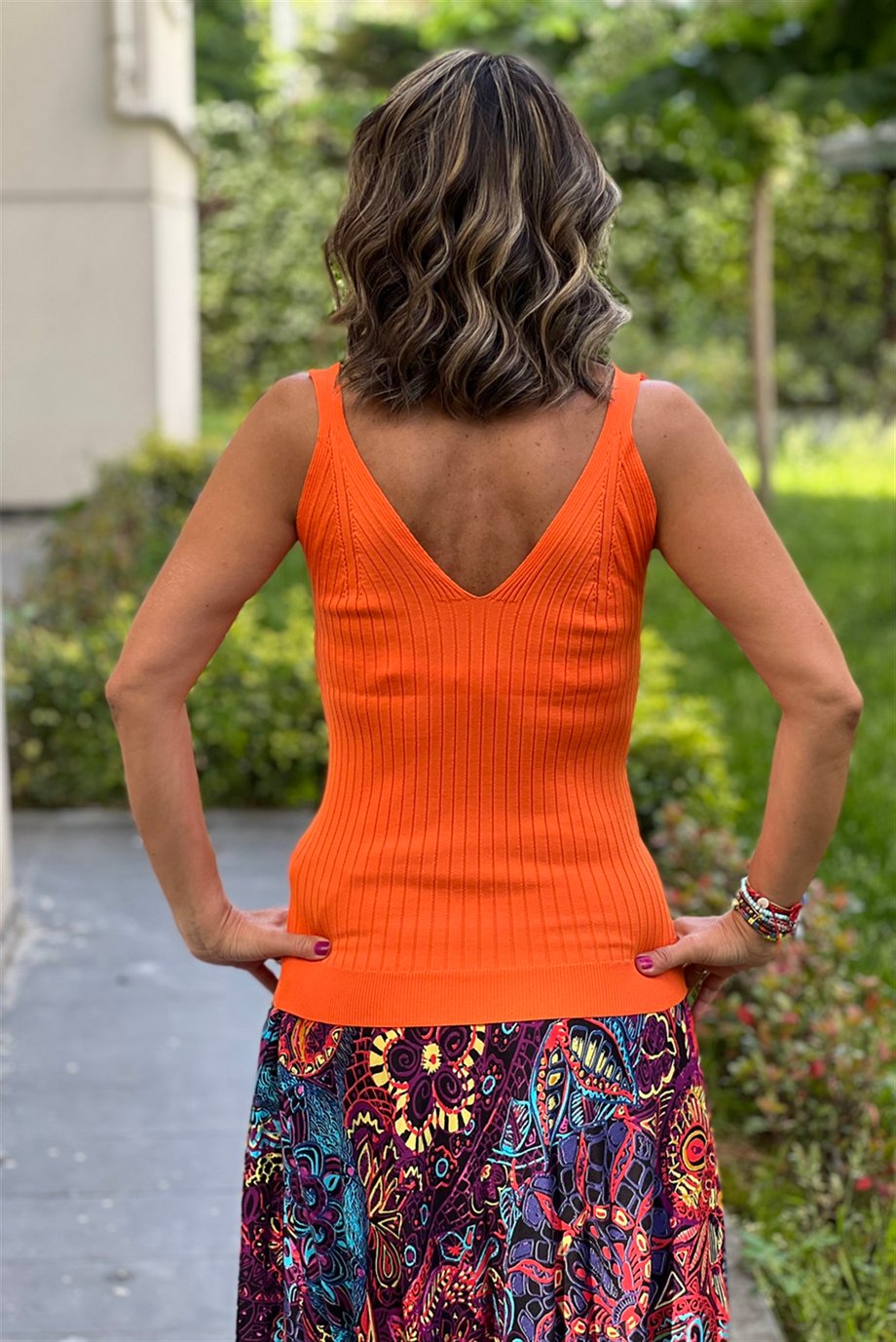 Oranj V Yaka Crop