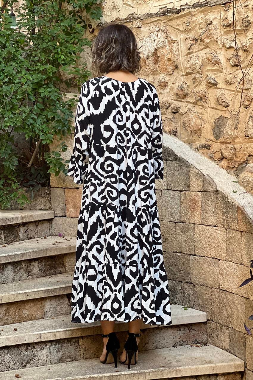 Siyah Aspen Desenli Madonna Yaka Elbise