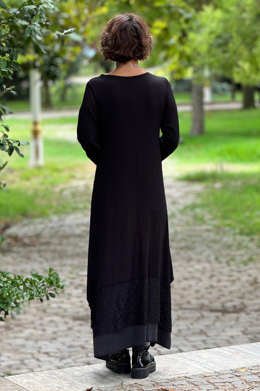 Siyah Cebi ve Etek Uçları Dantel Detaylı Elbise