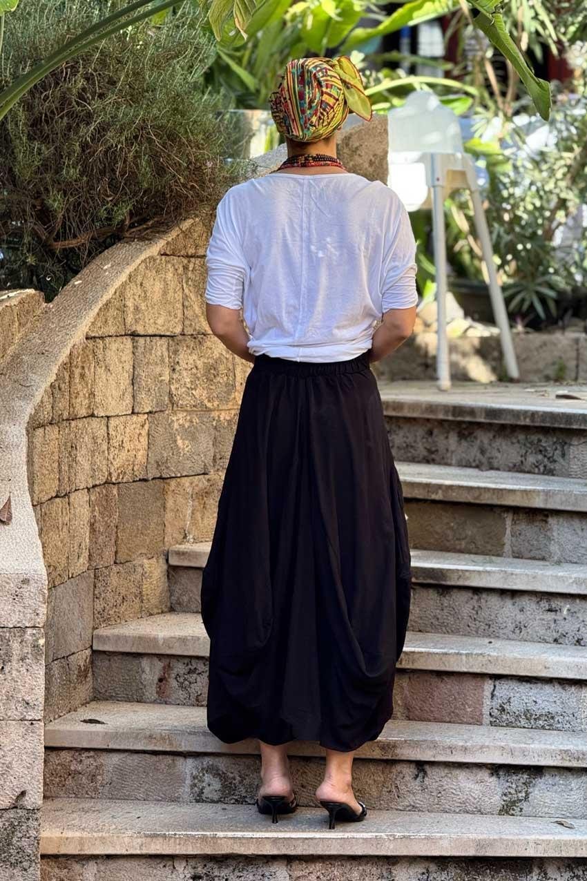 Siyah Cepleri Nakışlı Şalvar Etek