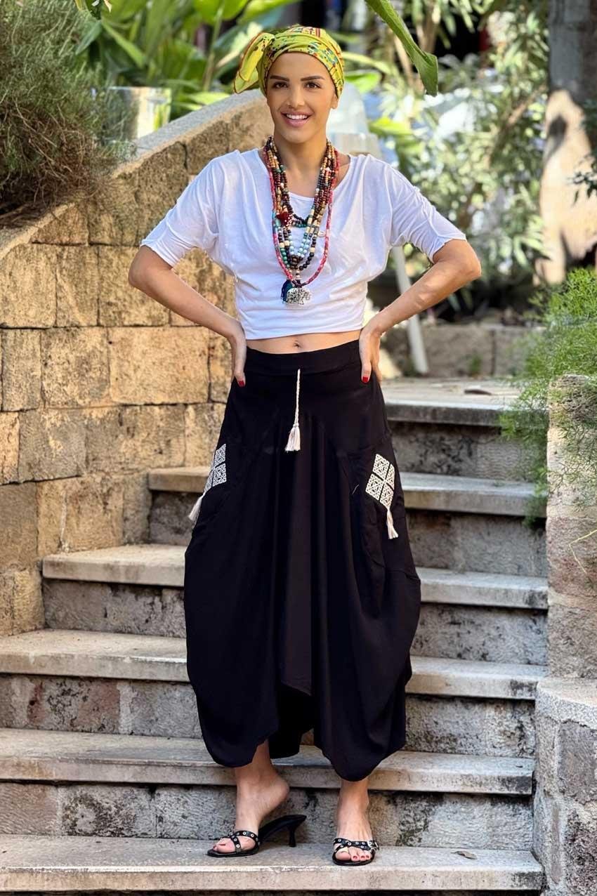 Siyah Cepleri Nakışlı Şalvar Etek