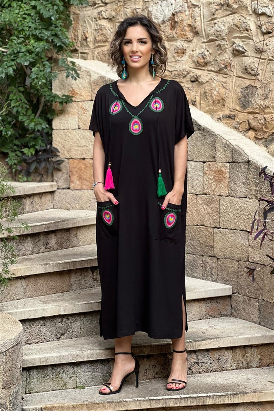 Siyah Damla Nakışlı Elbise