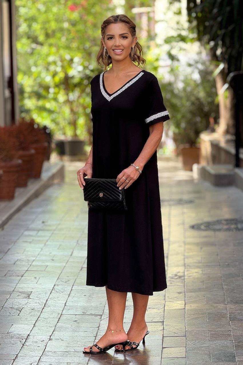 Siyah Gümüş Şeritli İnce Gösteren Elbise