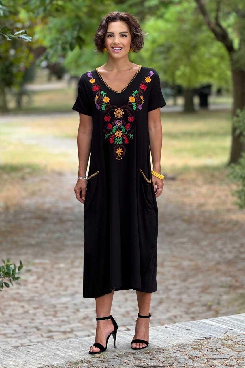Siyah Karyoka Nakışlı İnce Gösteren V Yaka Elbise