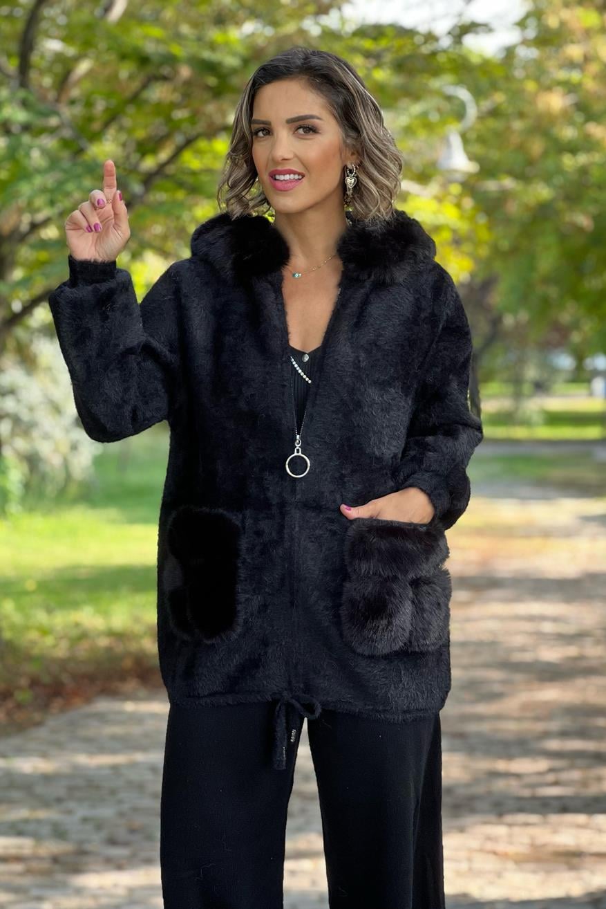 Siyah Kürklü Angora Mont