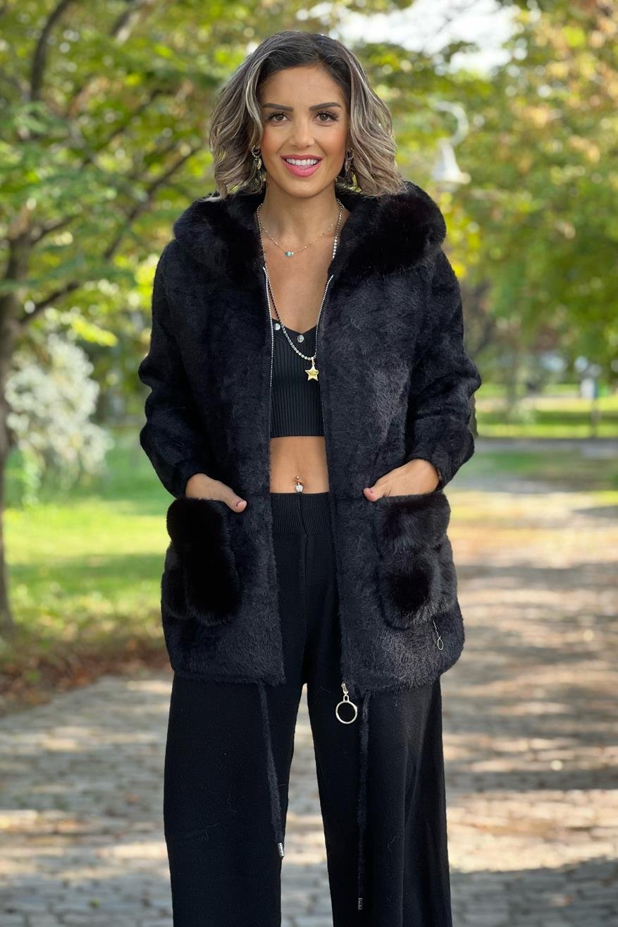 Siyah Kürklü Angora Mont