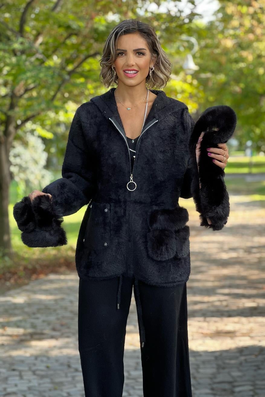 Siyah Kürklü Angora Mont