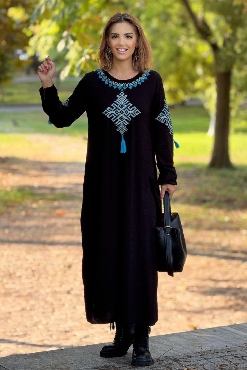 Siyah Mavi Kilim Nakışlı Pamuklu Penye Viskon Elbise