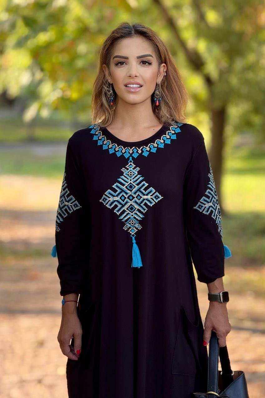 Siyah Mavi Kilim Nakışlı Pamuklu Penye Viskon Elbise