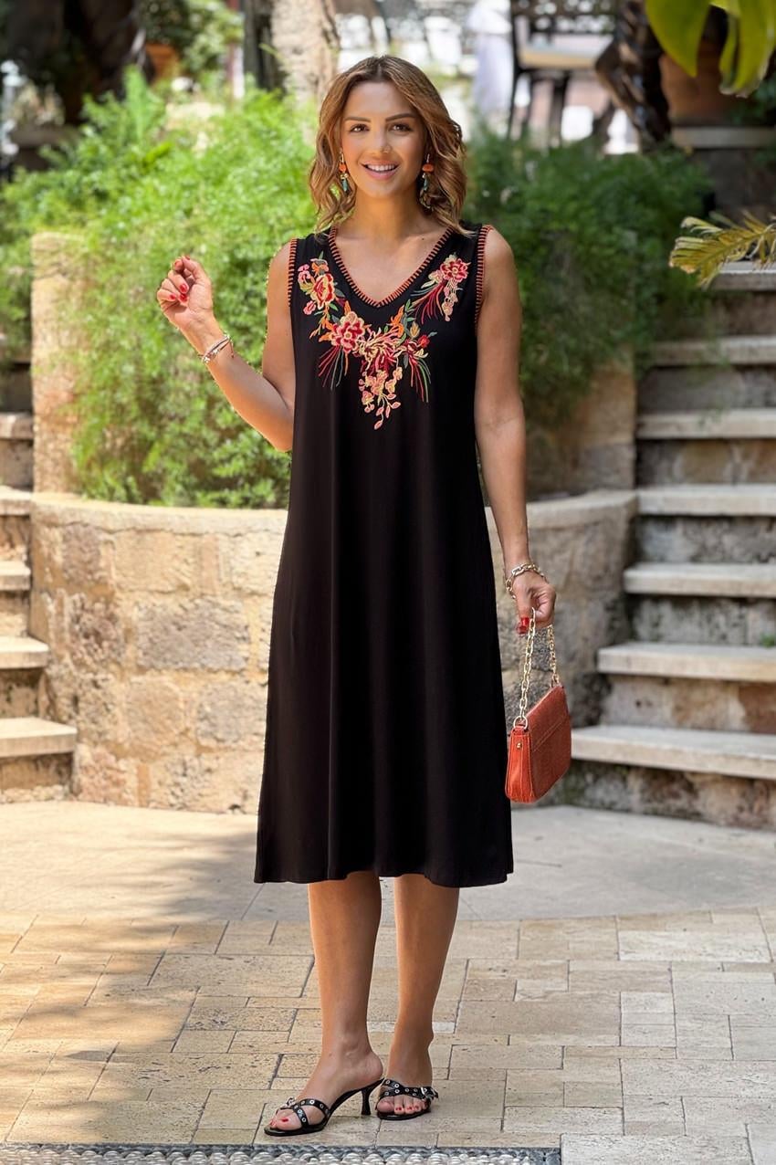 Siyah Şakayık Nakışlı V Yaka Elbise