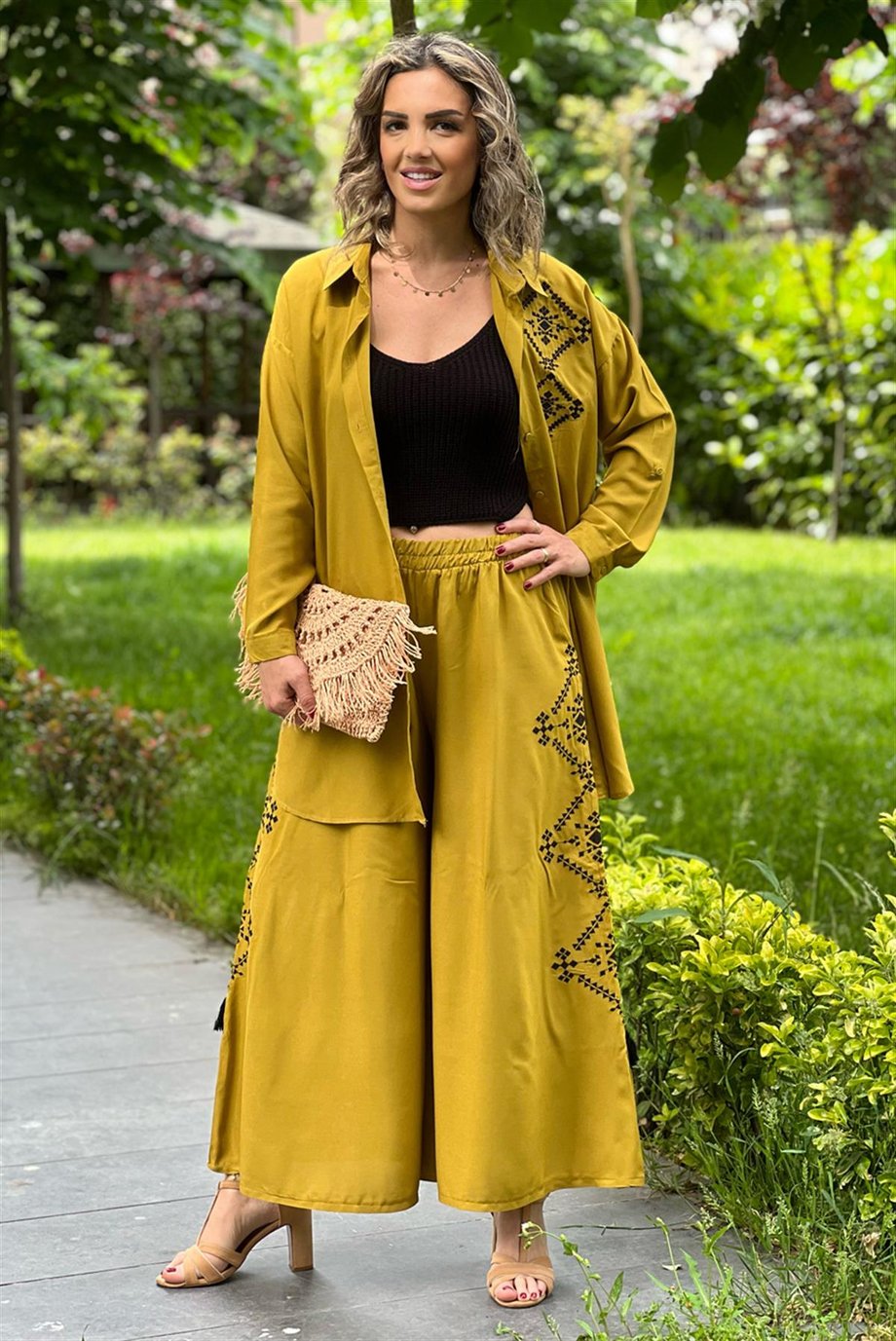 Yağ Yeşili Patara Nakışlı Pantolon Gömlek Takım