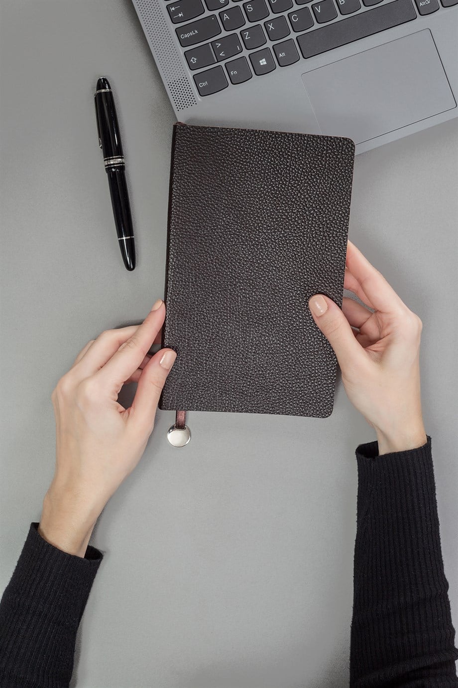 13 x 21 Kahve Çizgili Deri Defter