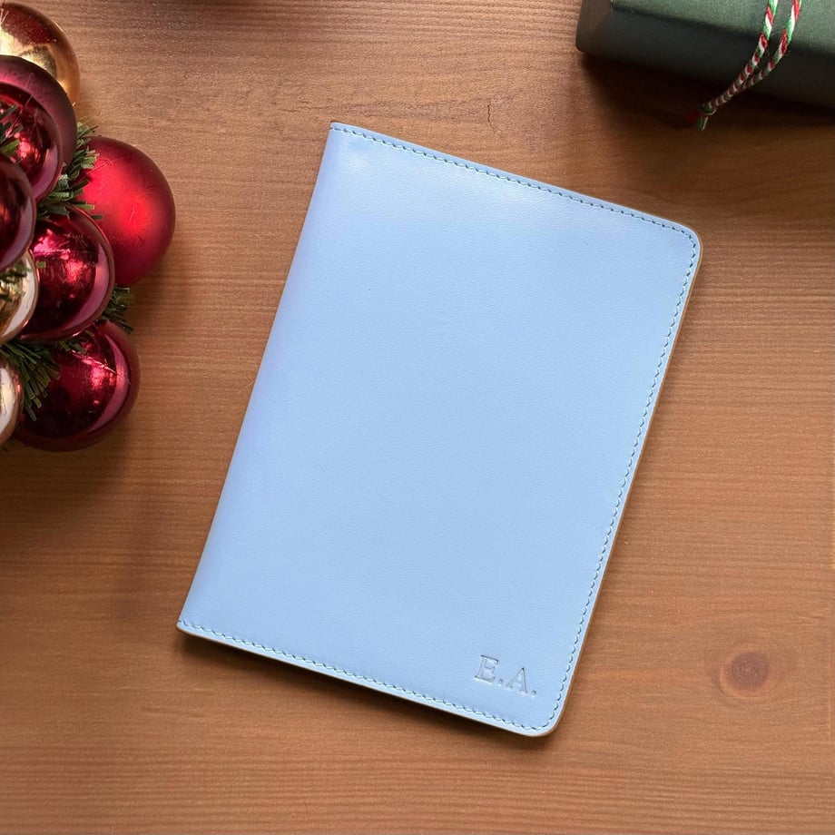 Açık Mavi Deri Pasaport Kılıfı, Valiz Etiketi ve Anahtarlık Hediye Kutusu