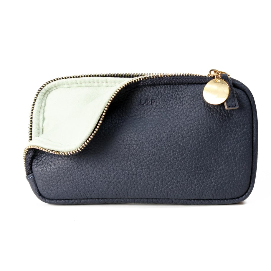 Deri Kılıf Aksesuar Detaylı Lacivert