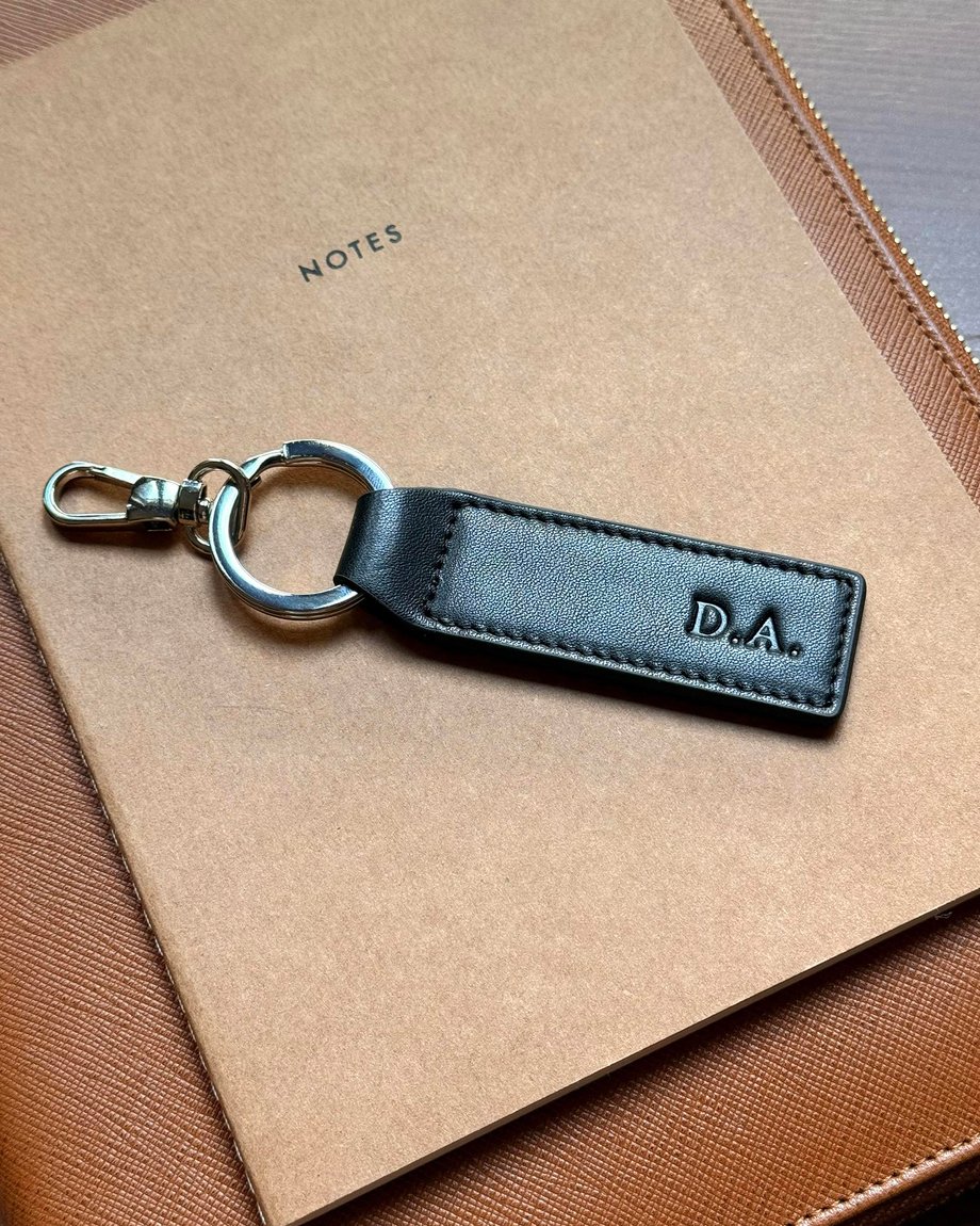 Düz Deri Anahtarlık Pier Siyah Gümüş Renk Aksesuarlı 