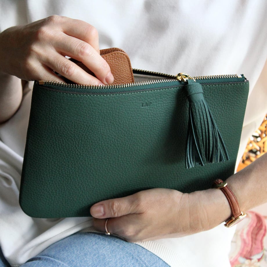 Püskül Detaylı Deri Clutch El Çantası Koyu Yeşil